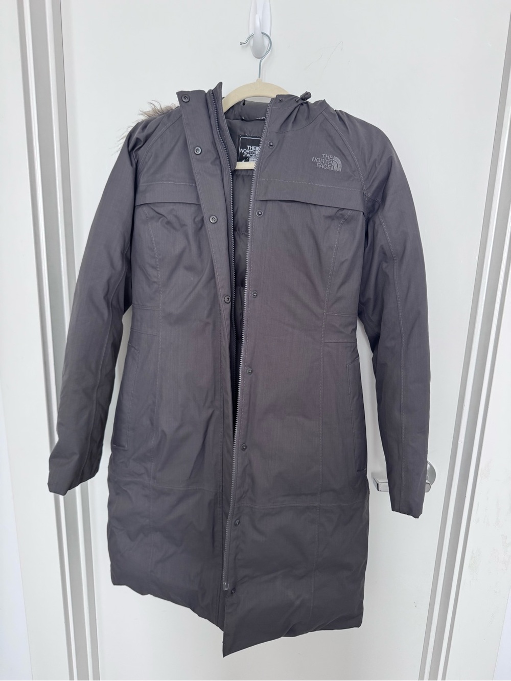 The North Face Women's Arctic Parka in Graphite Gray Size S